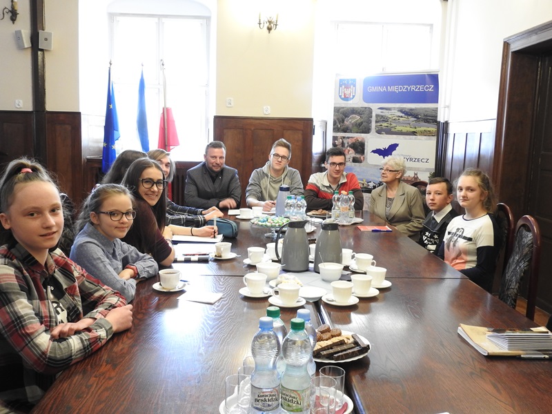 Ilustracja do informacji: II sesja Młodzieżowej Rady Miejskiej