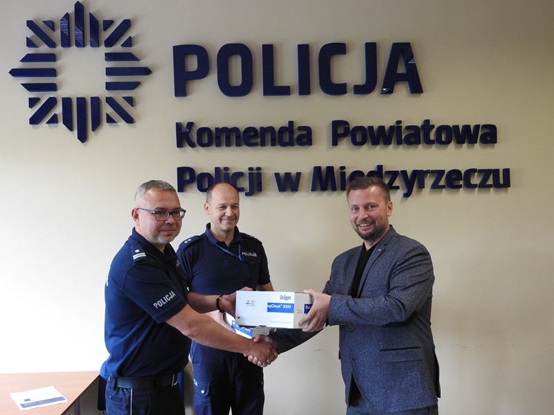 Ilustracja do informacji: Narkotesty dla międzyrzeckiej komendy