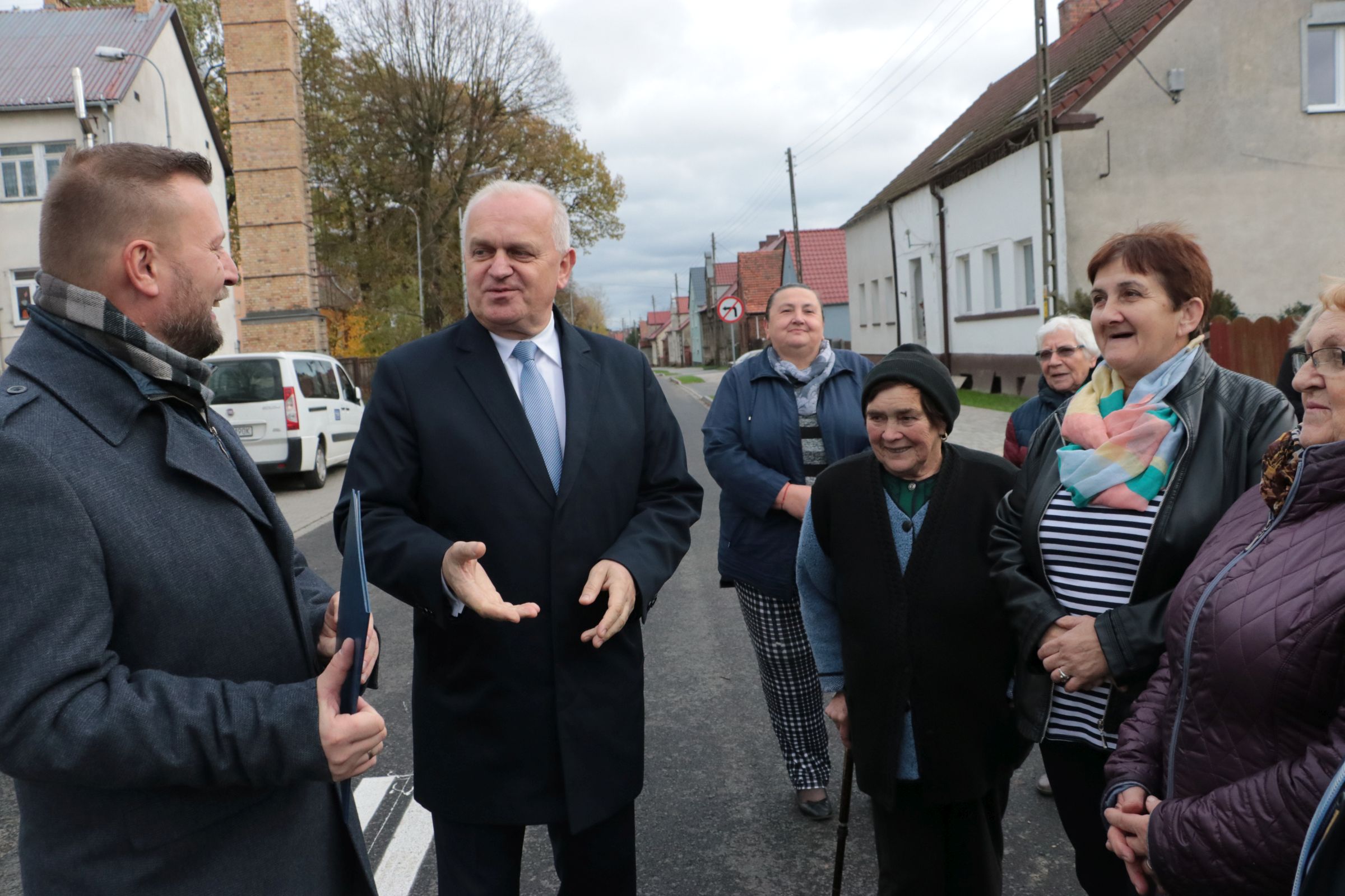 Ilustracja do informacji: Wielkie święto w Kaławie. Mieszkańcy doczekali się nowej drogi