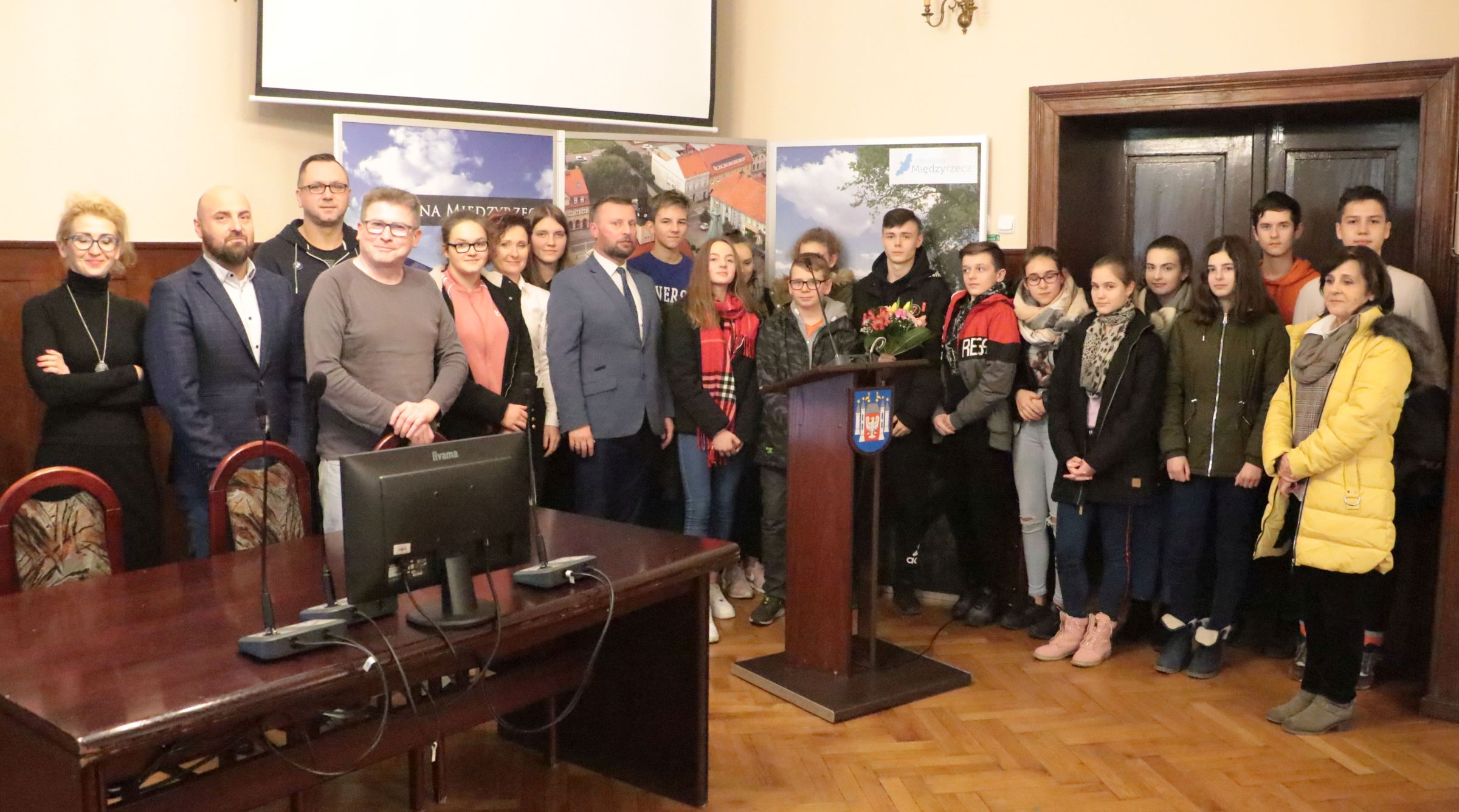 Ilustracja do informacji: Nietypowa lekcja w siedzibie władz miejskich