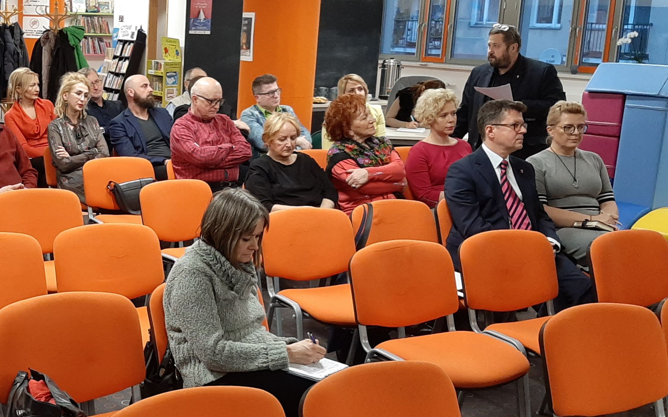 Ilustracja do informacji: W bibliotece o bibliotece 