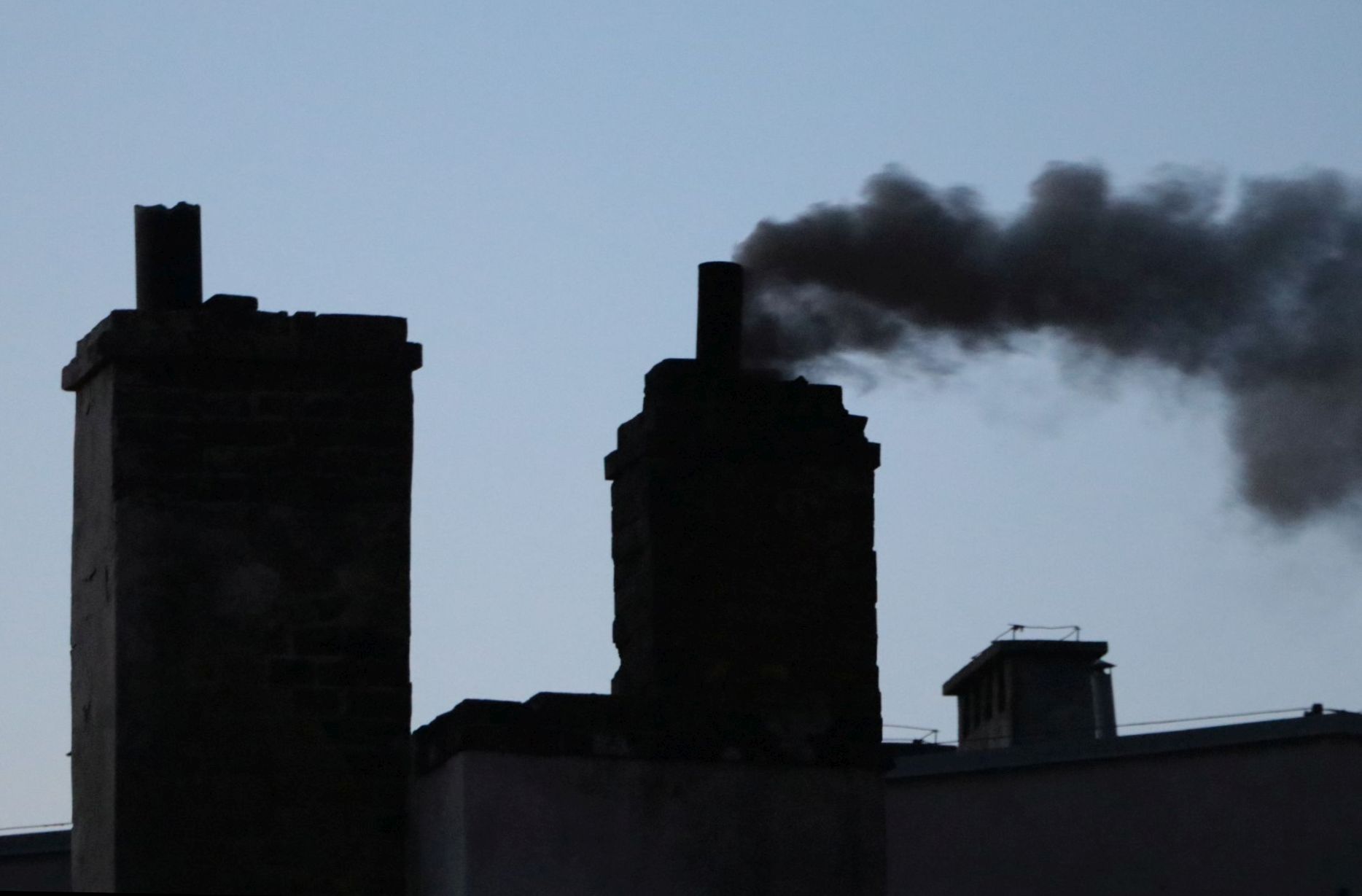Ilustracja do informacji: Miasto walczy ze smogiem. Unijna dotacja na likwidację „kopciuchów”
