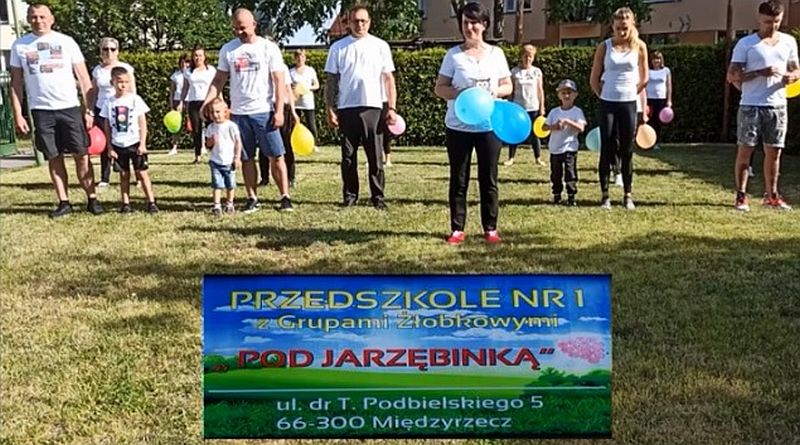 Ilustracja do informacji: Dobroczynna akcja przedszkolaków 