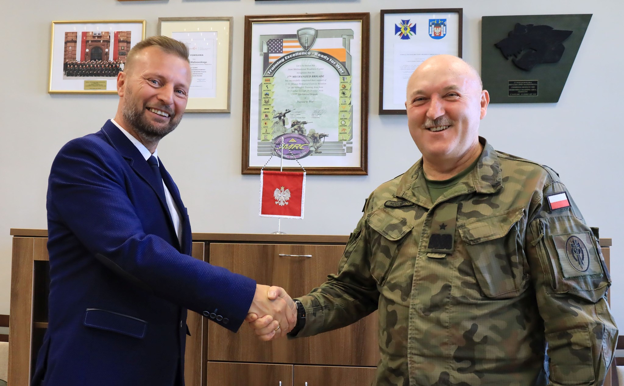 Ilustracja do informacji: Gratulacje i życzenia dla dowódcy międzyrzeckiej brygady