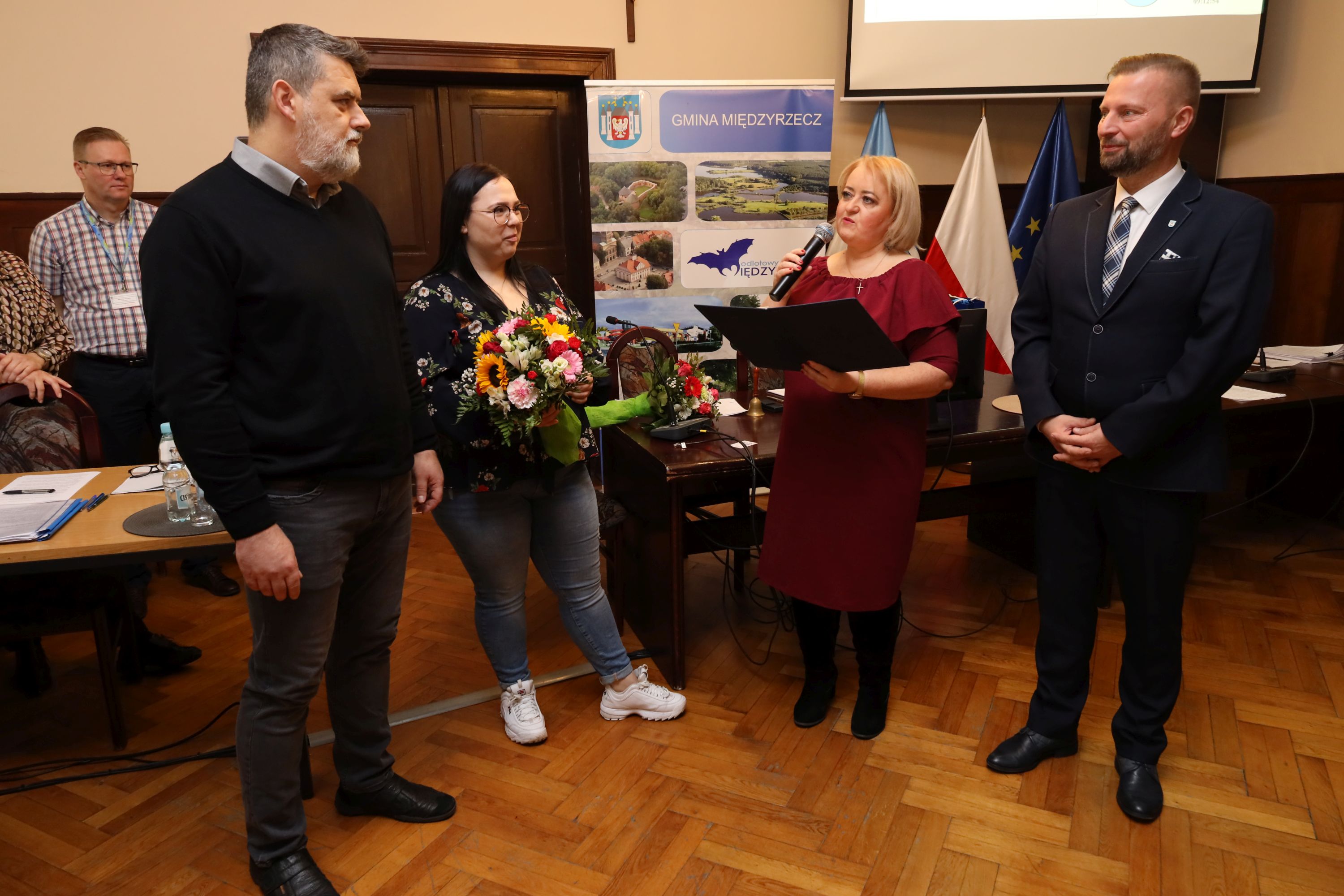 Ilustracja do informacji: Podziękowania dla mistrzyni i jej trenera