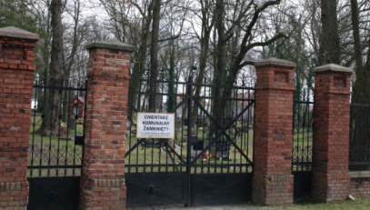 Ilustracja do informacji: Posprzątajmy razem cmentarz