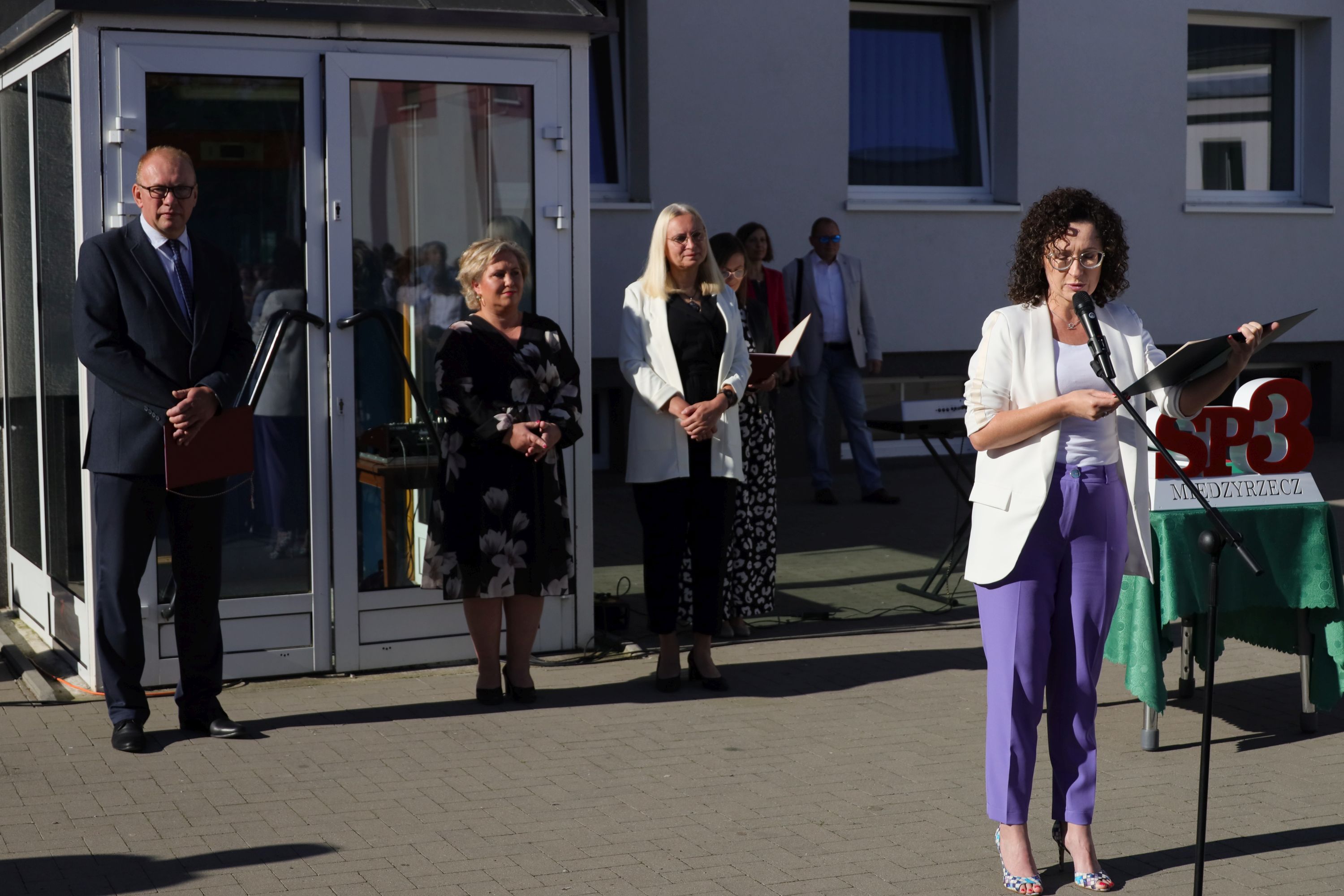 Ilustracja do informacji: Witaj szkoło, żegnajcie wakacje