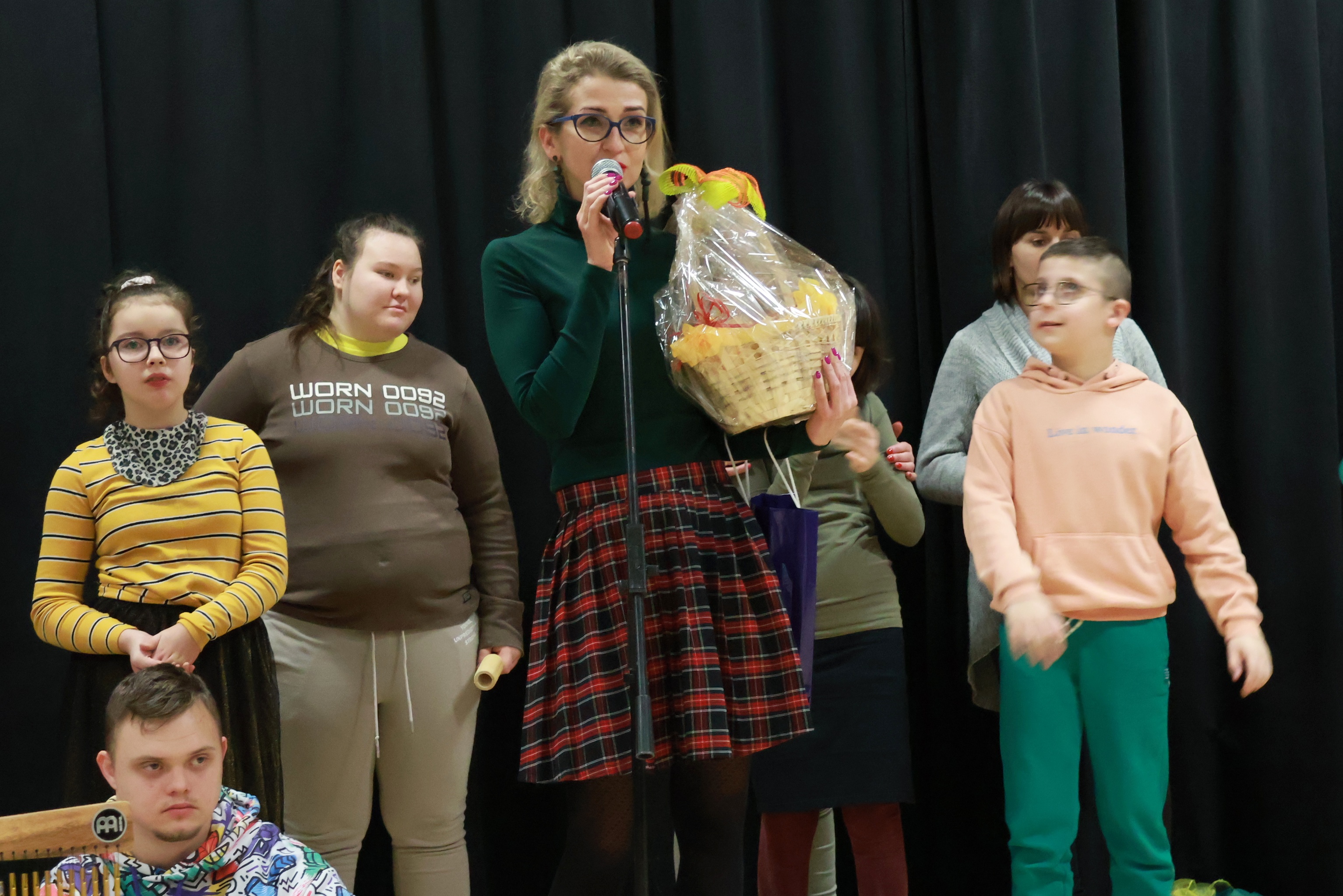 Ilustracja do informacji: Jesień zainspirowała młodzież