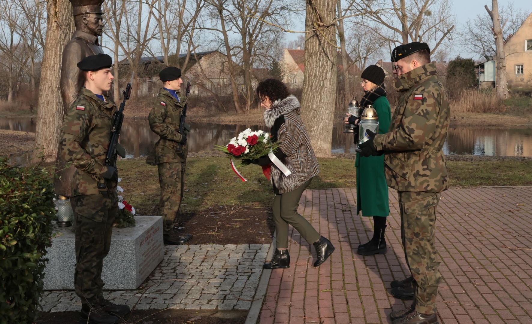 Ilustracja do informacji: W hołdzie bohaterskim Powstańcom