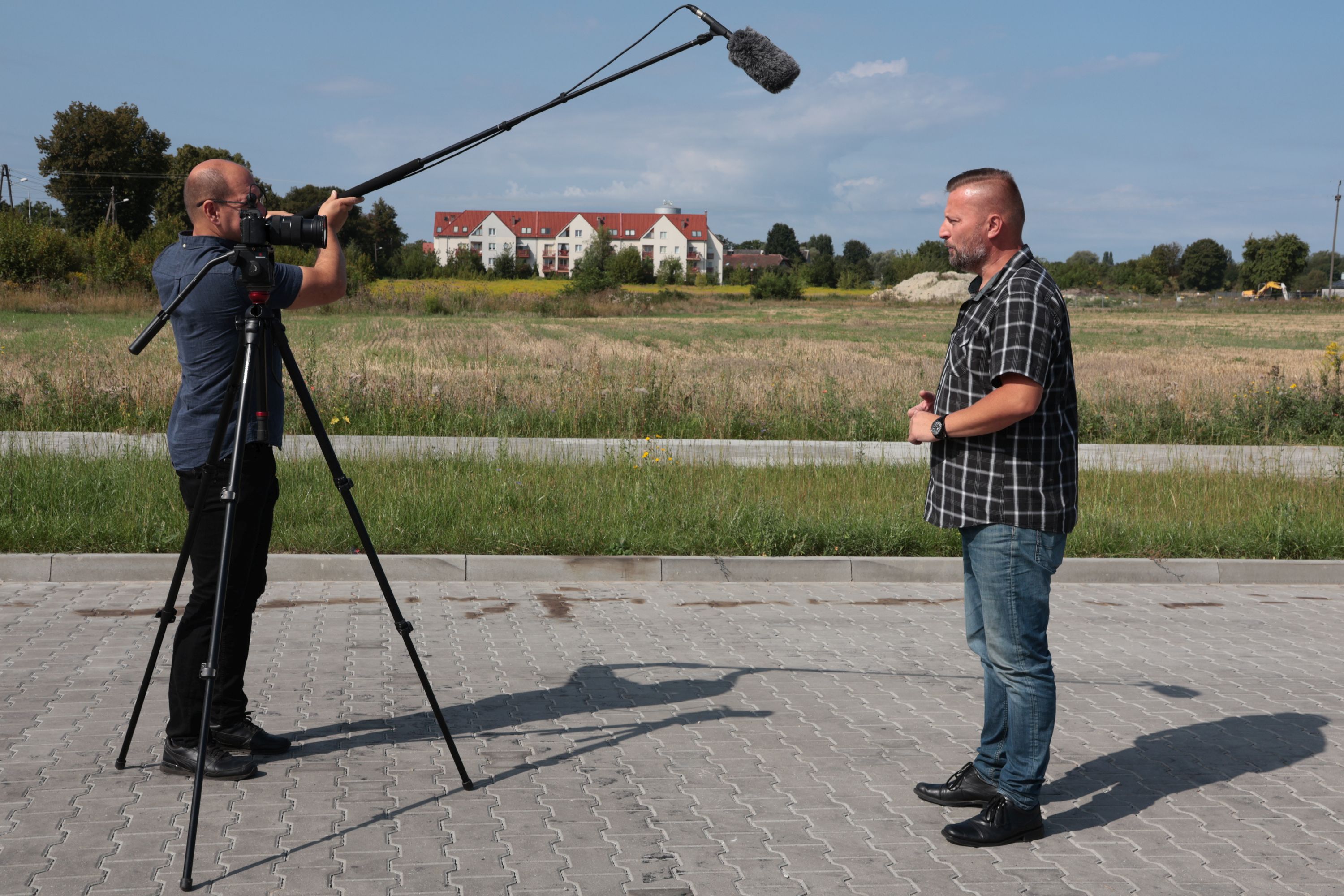 Ilustracja do informacji: Długa jeszcze dłuższa i równa jak stół!