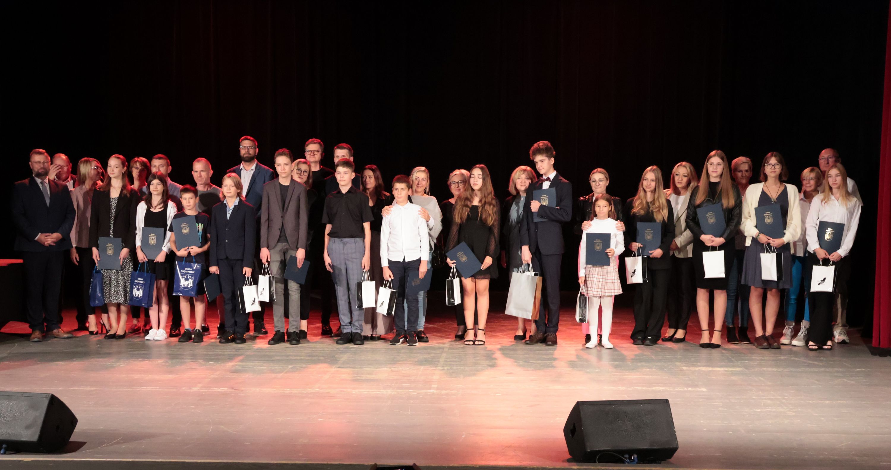 Ilustracja do informacji: Premie za pracę i uzdolnienia 