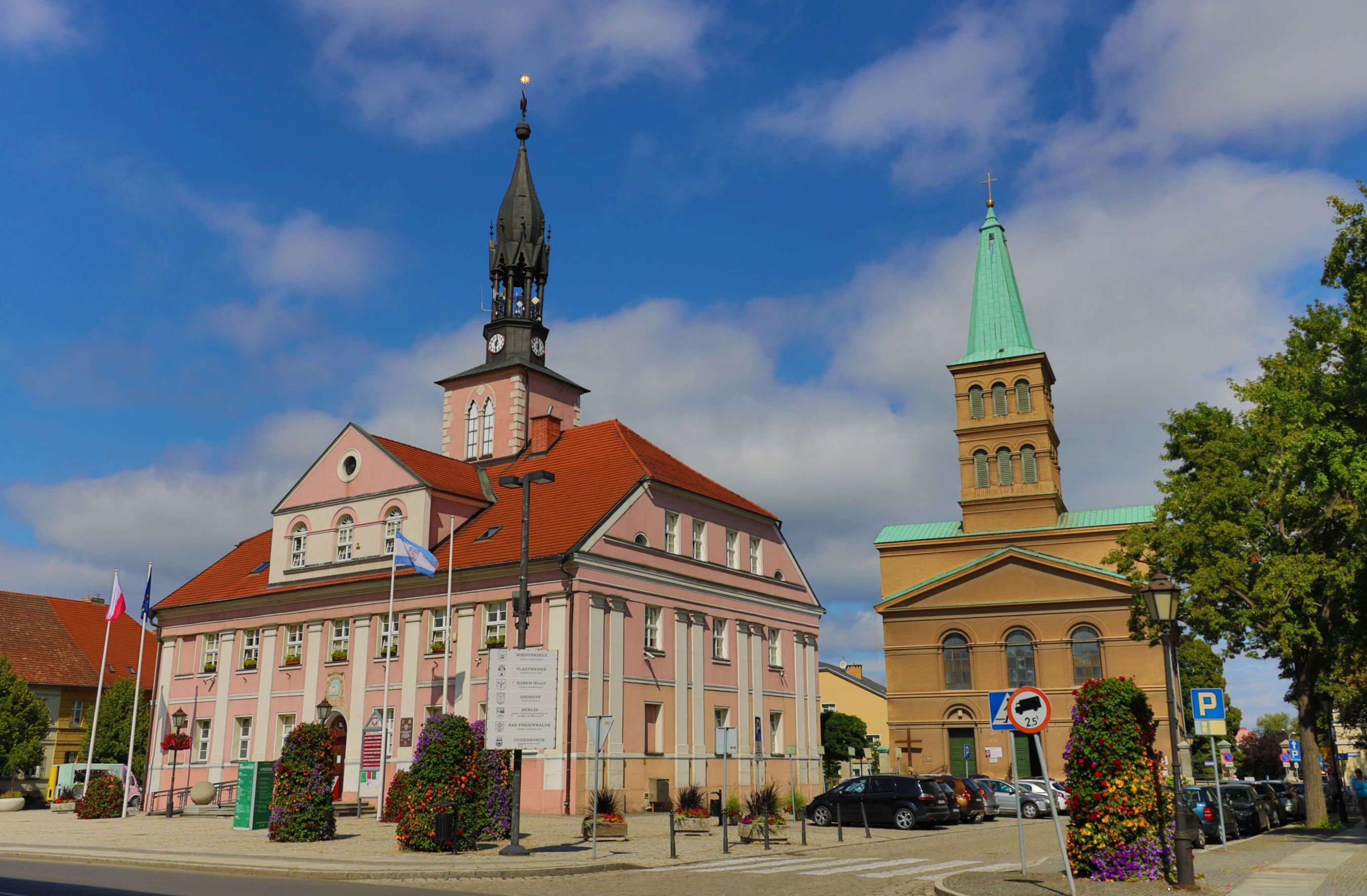 Ilustracja do informacji: Przyjmujemy zgłoszenia do Młodzieżowej Rady Miejskiej