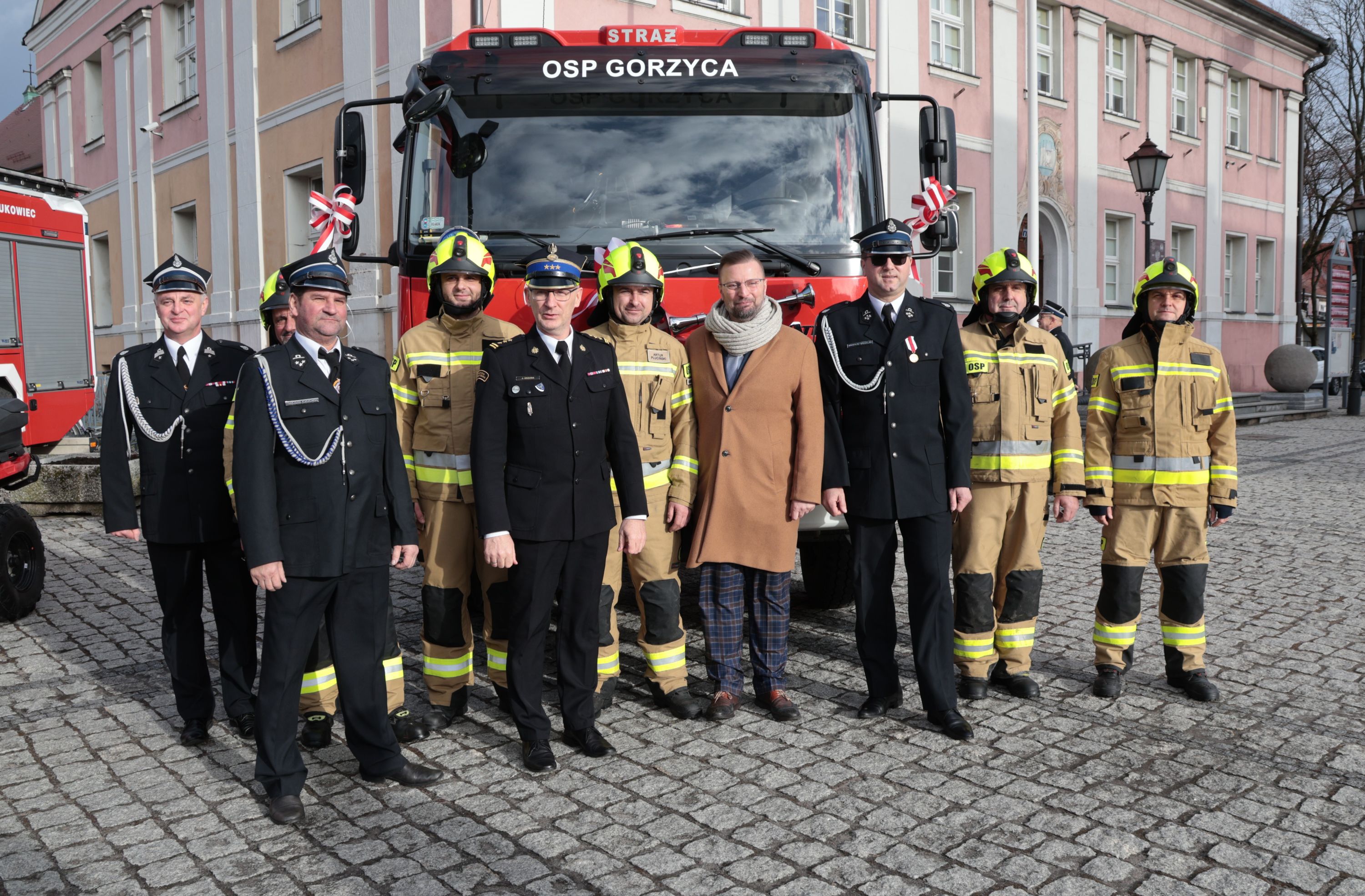 Ilustracja do informacji: Strażacki mercedes rozpoczął służbę w OSP Gorzyca