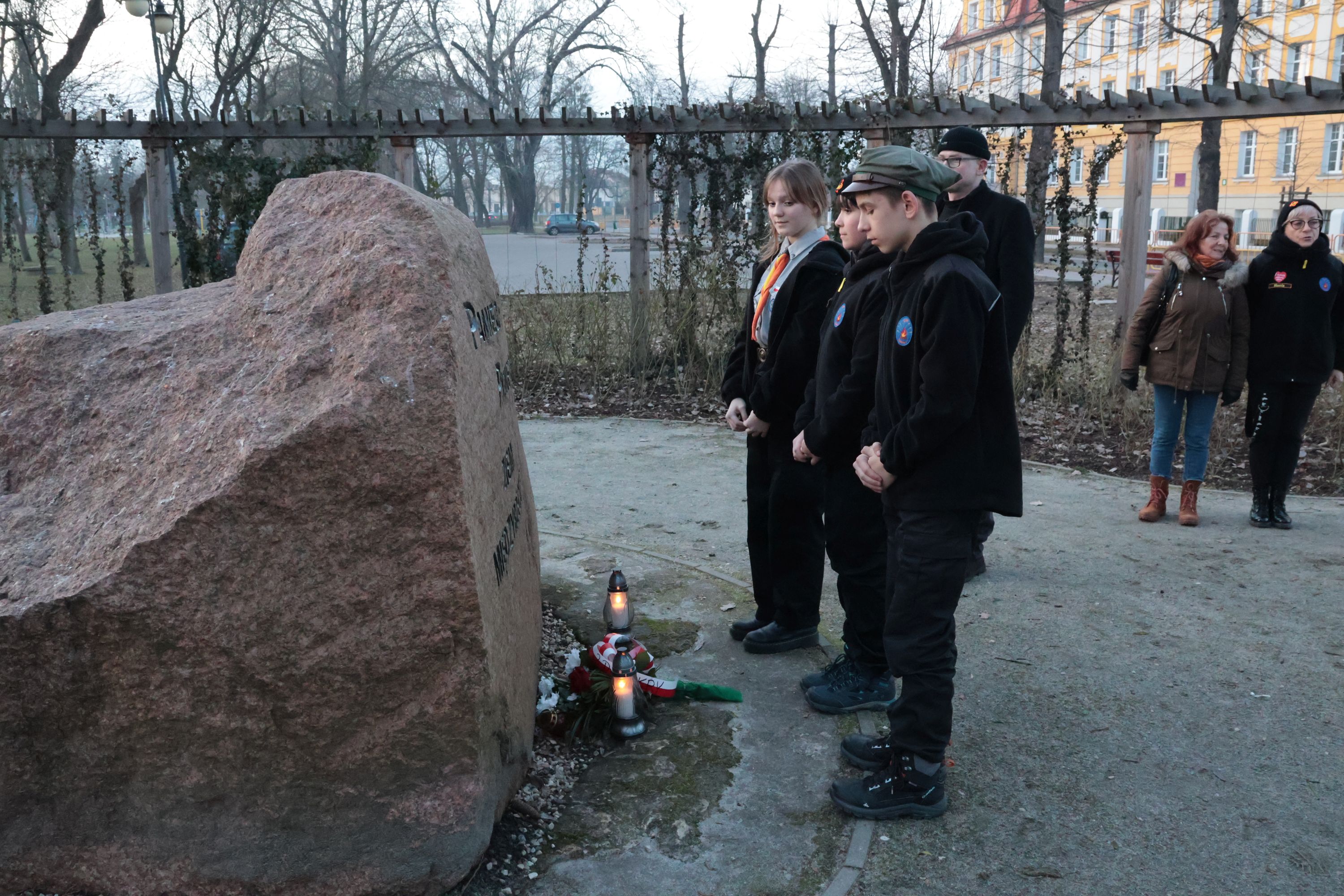 Ilustracja do informacji: Harcerze uczcili rocznicę powrotu Międzyrzecza do Macierzy