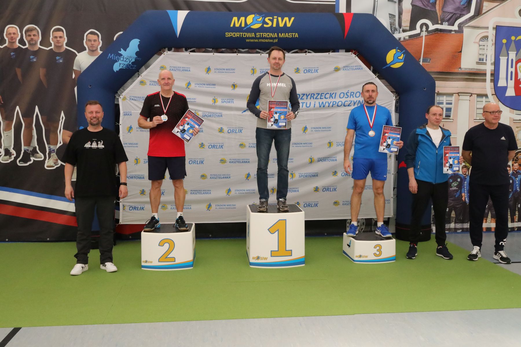 Ilustracja do informacji: Walczyli na rakiety 