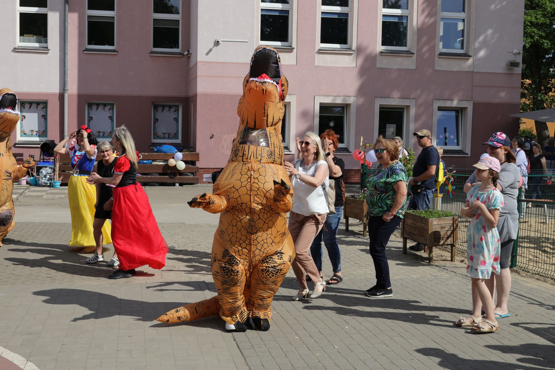 Ilustracja do informacji: Festyn z atrakcjami