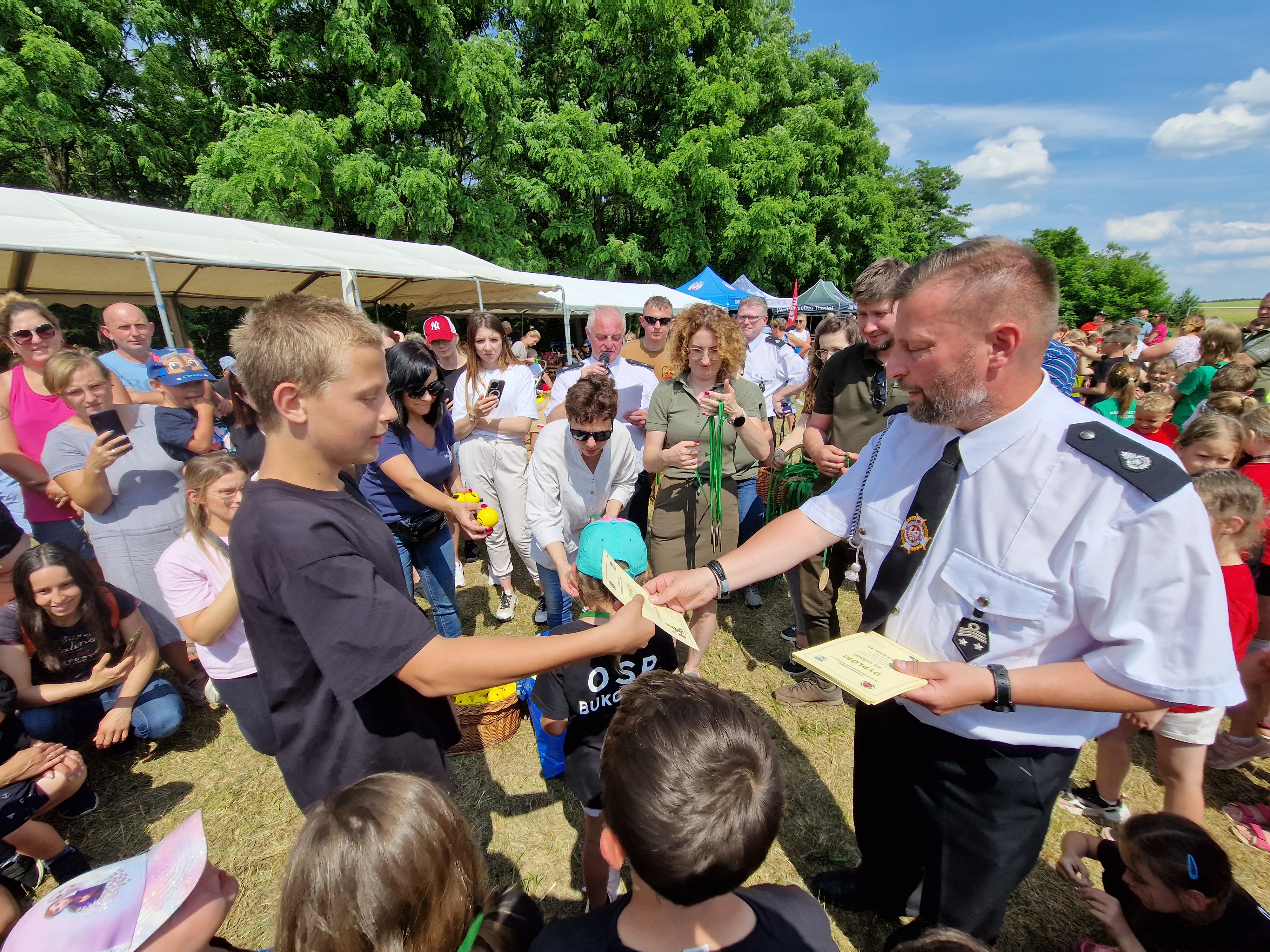 Ilustracja do informacji: Zawody strażackie w Wyszanowie. Dzieci były zachwycone! 
