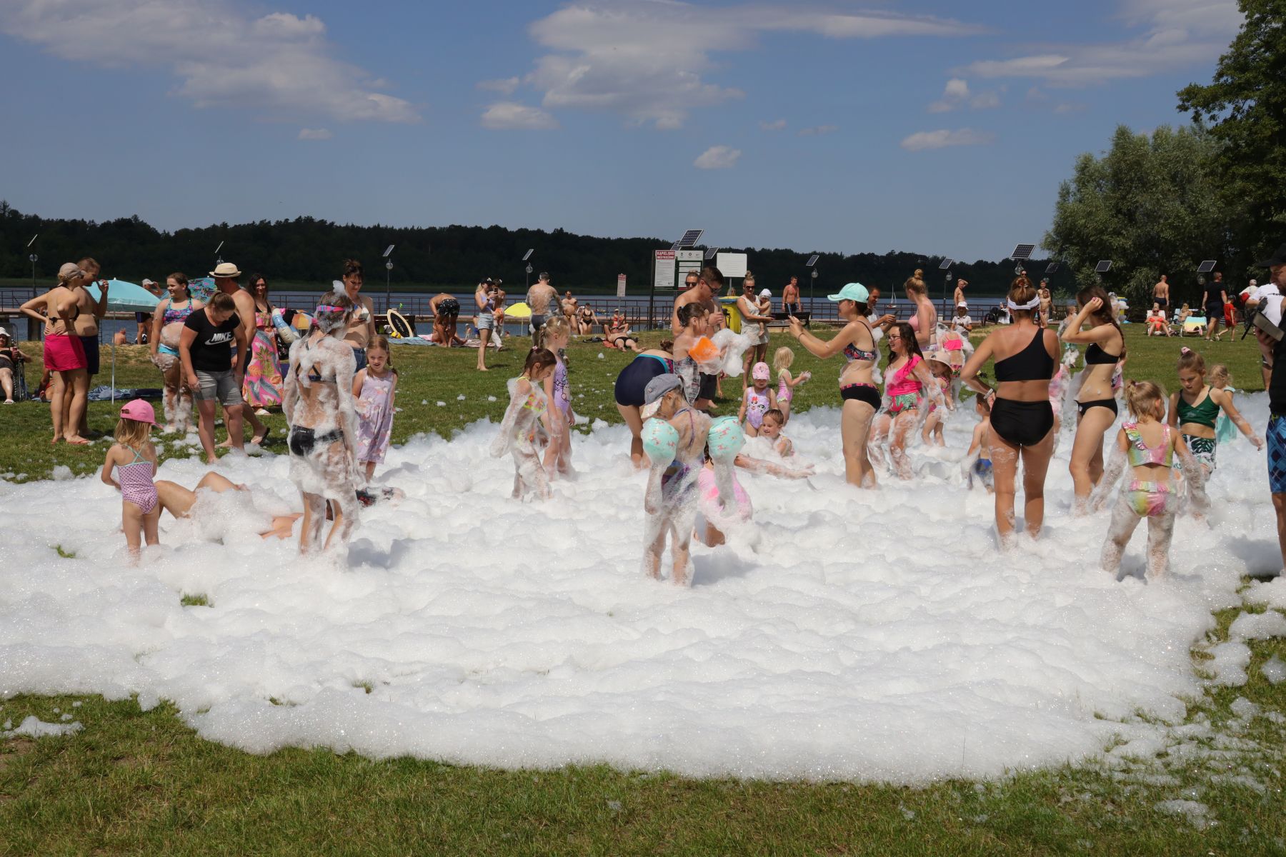 Ilustracja do informacji: Festyn z atrakcjami 