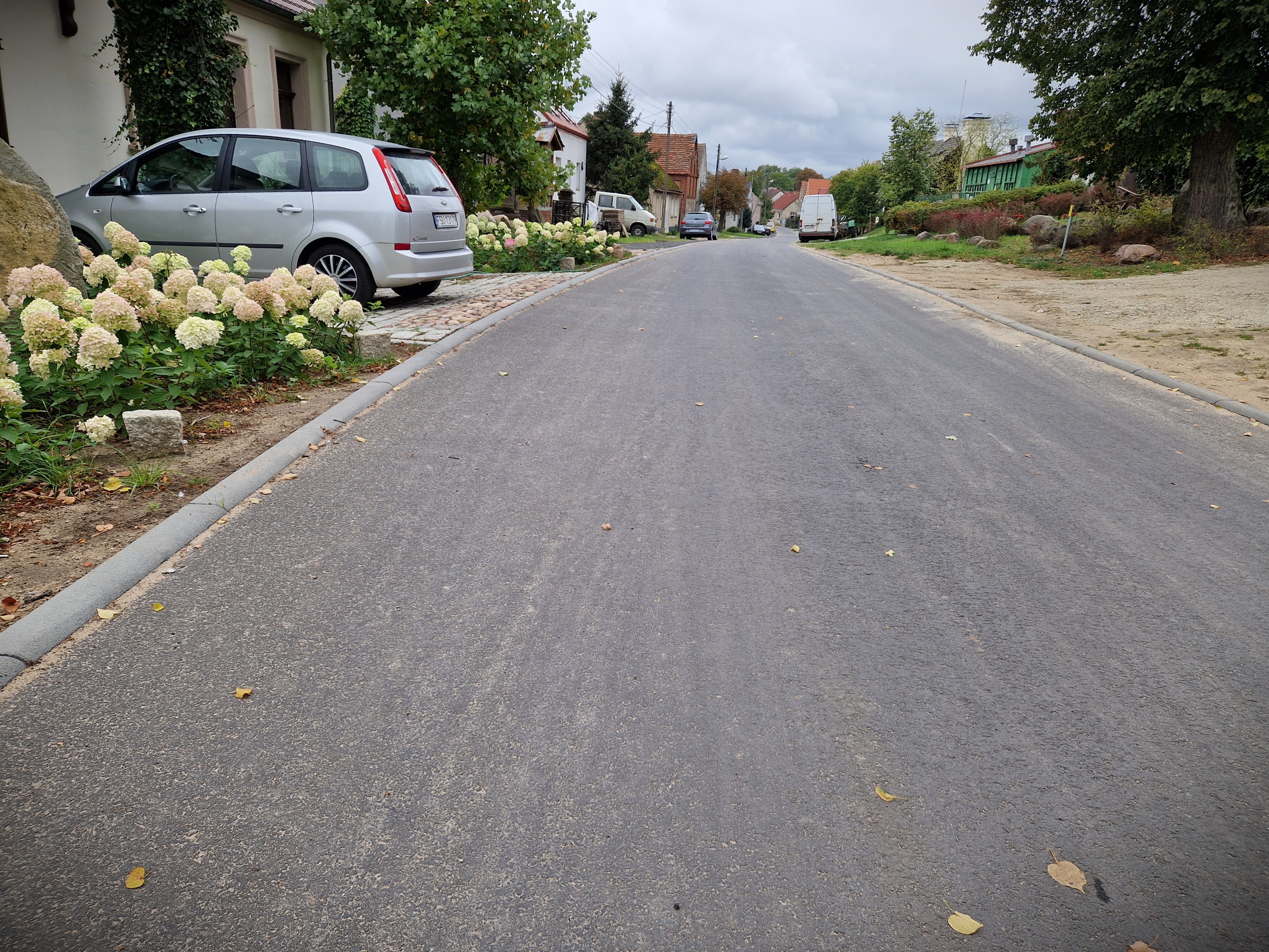 Ilustracja do informacji: Mieszkańcy wsi Wysoka cieszą się z nowej drogi