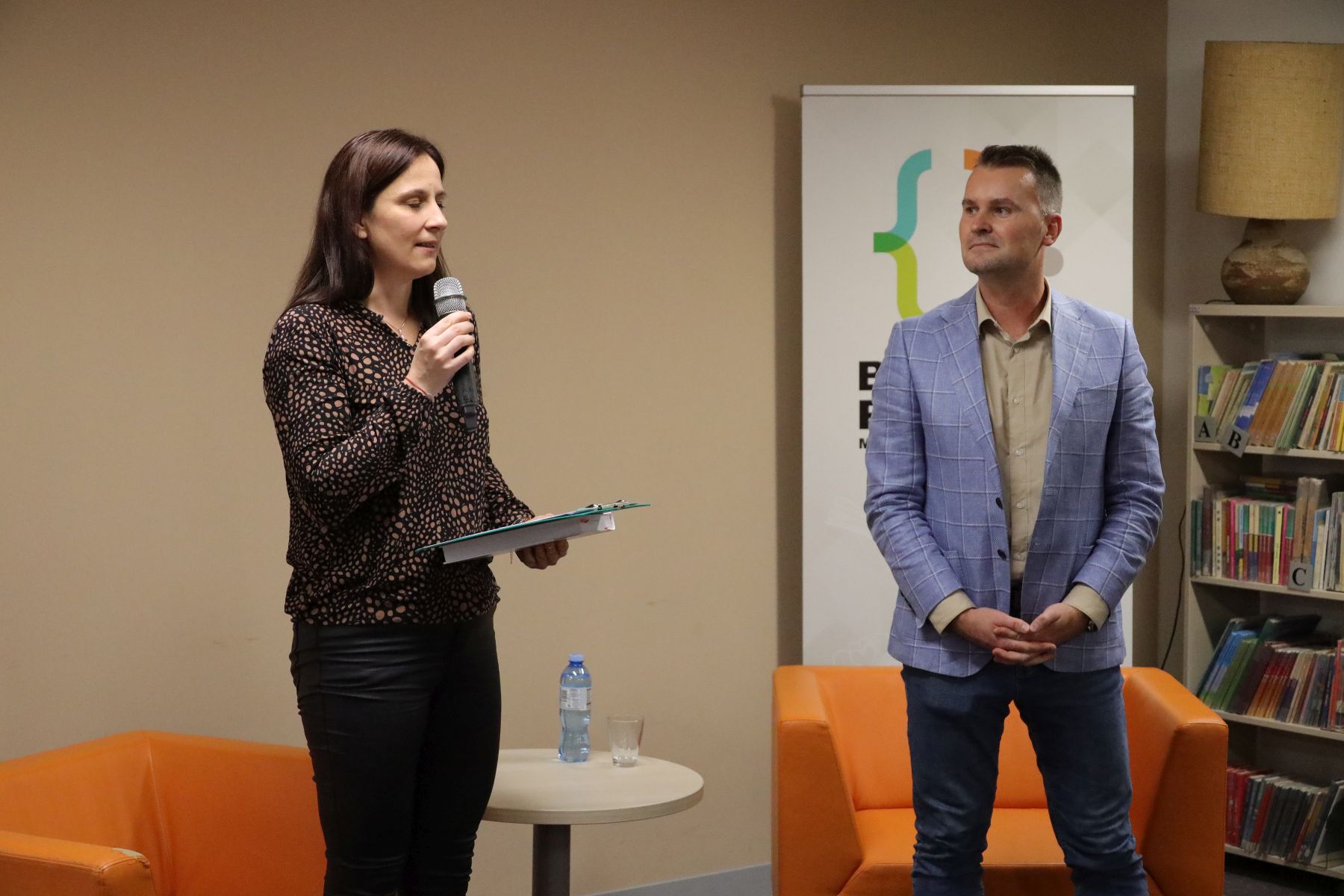 Ilustracja do informacji: W bibliotece o historii dawnego powiatu 