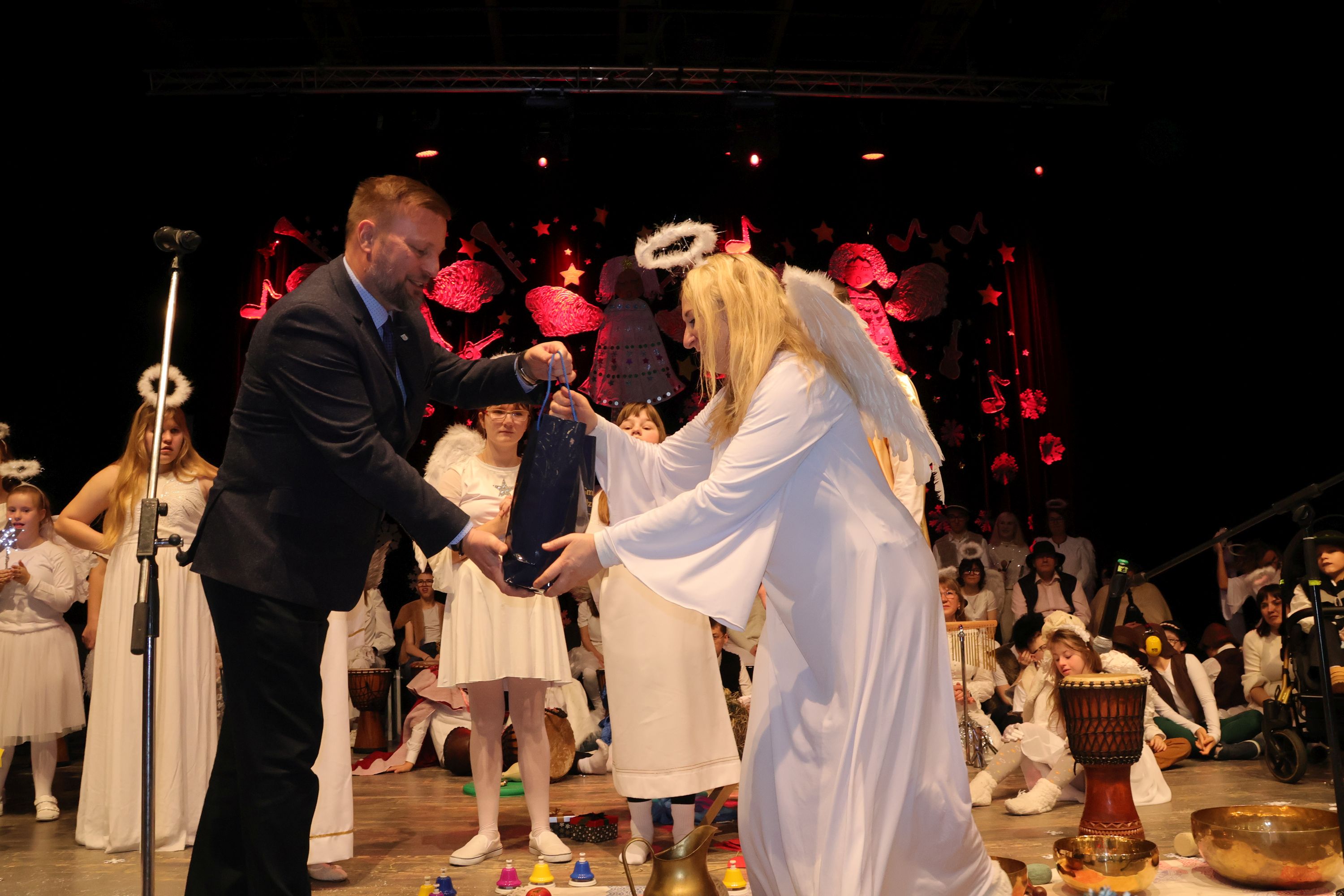 Ilustracja do informacji: Świąteczny koncert w ośrodku kultury