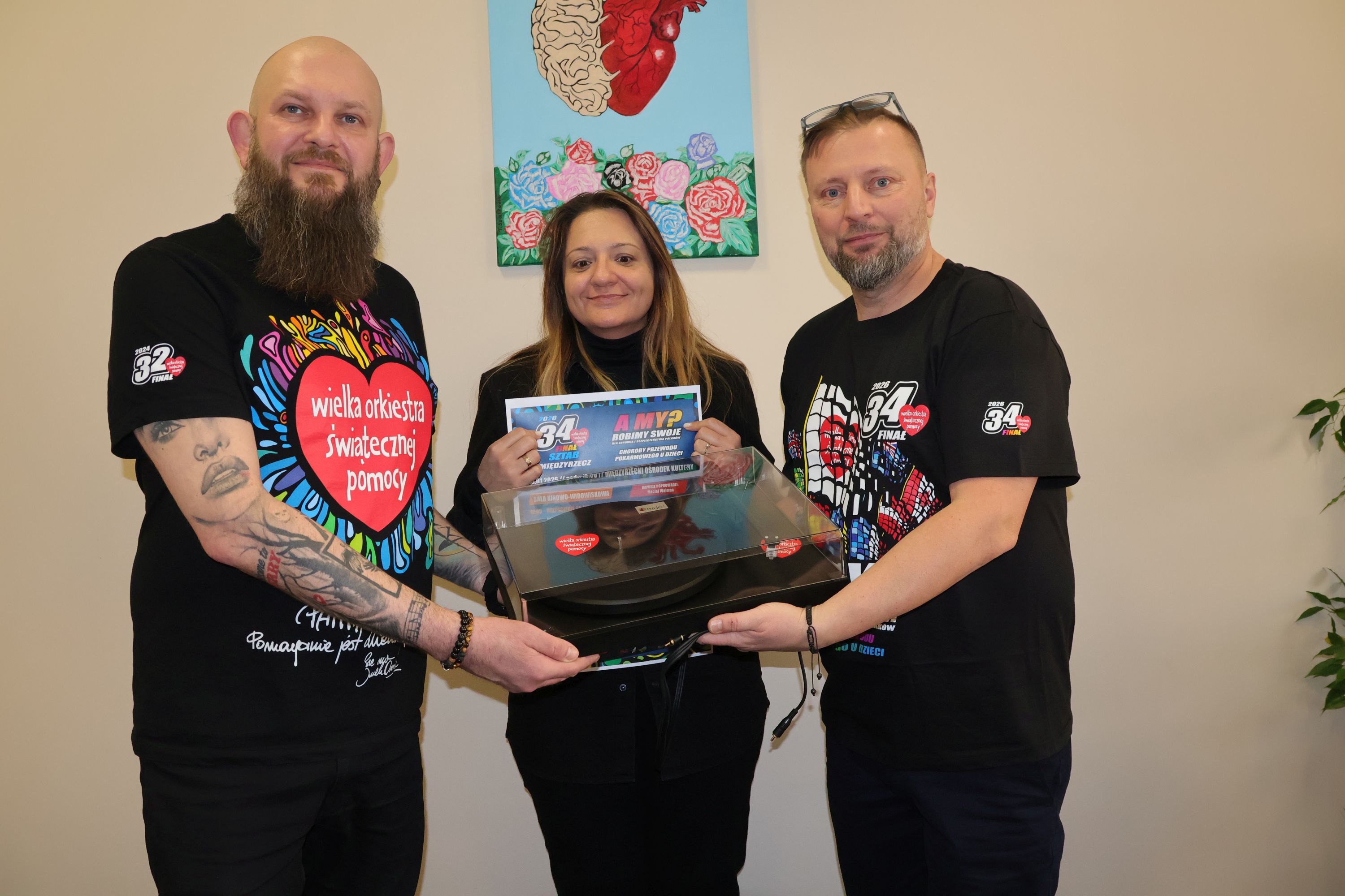 Ilustracja do informacji: Burmistrz Remigiusz Lorenz wspiera Wielką Orkiestrę Świątecznej Pomocy