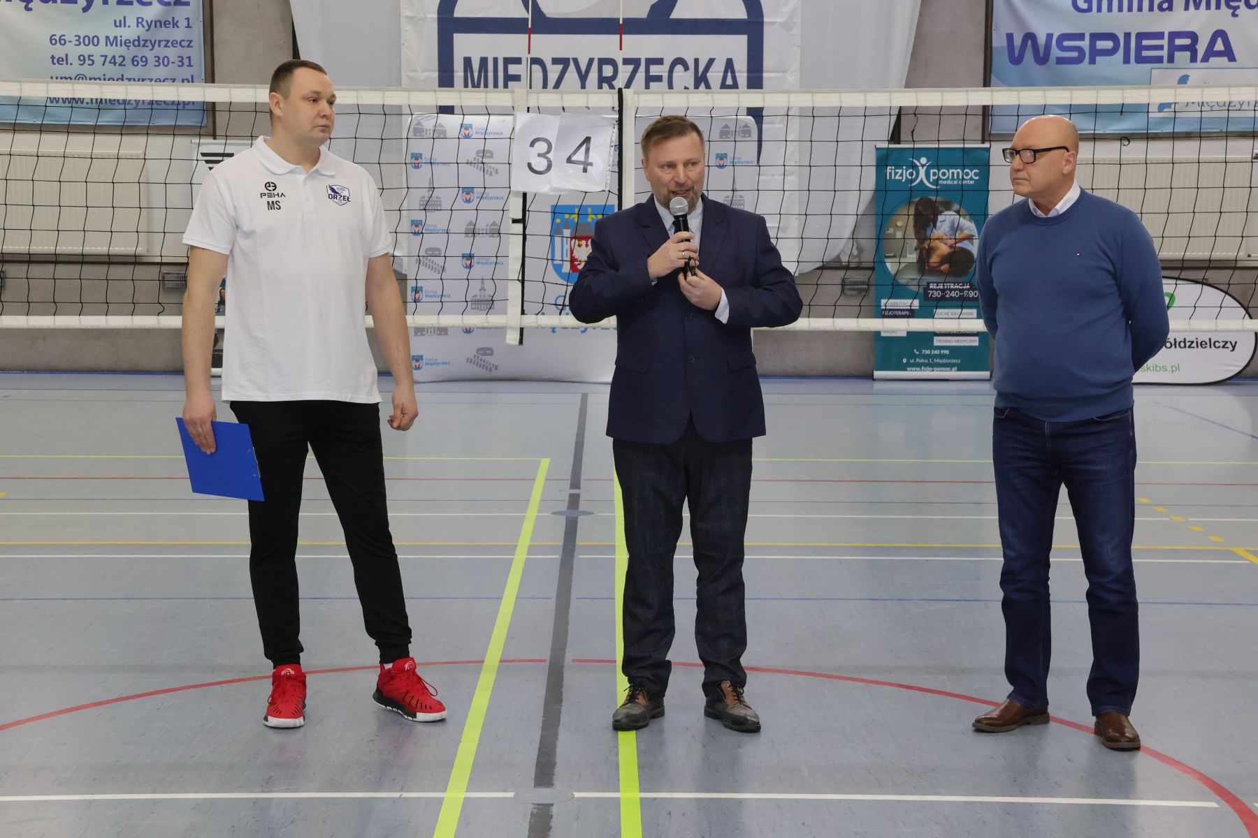 Ilustracja do informacji: Mistrzowskie ścięcia pod siatką 