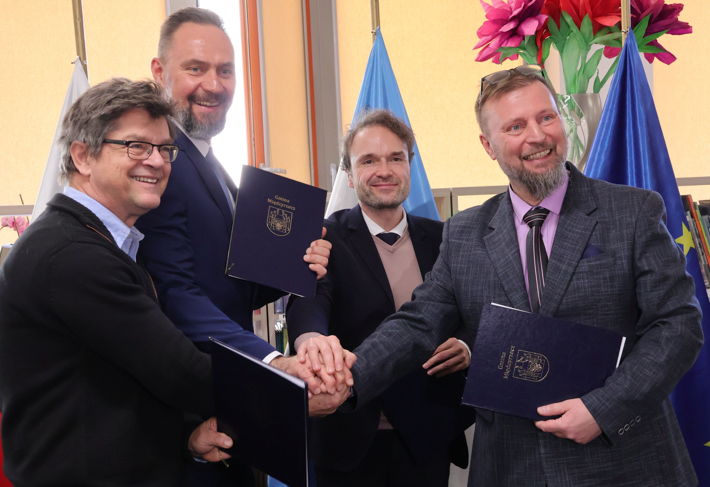 Ilustracja do informacji: Żywe Miejsca Pamięci