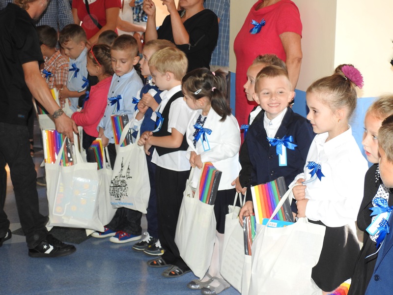 Ilustracja do informacji: Wiwat szkoło!