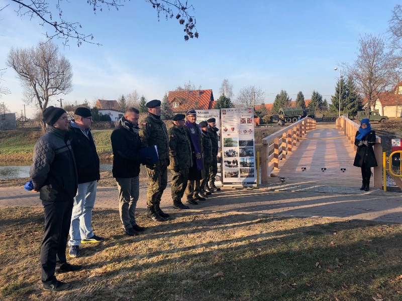 Miniatura zdjęcia: Kładka na Obrze otwarta