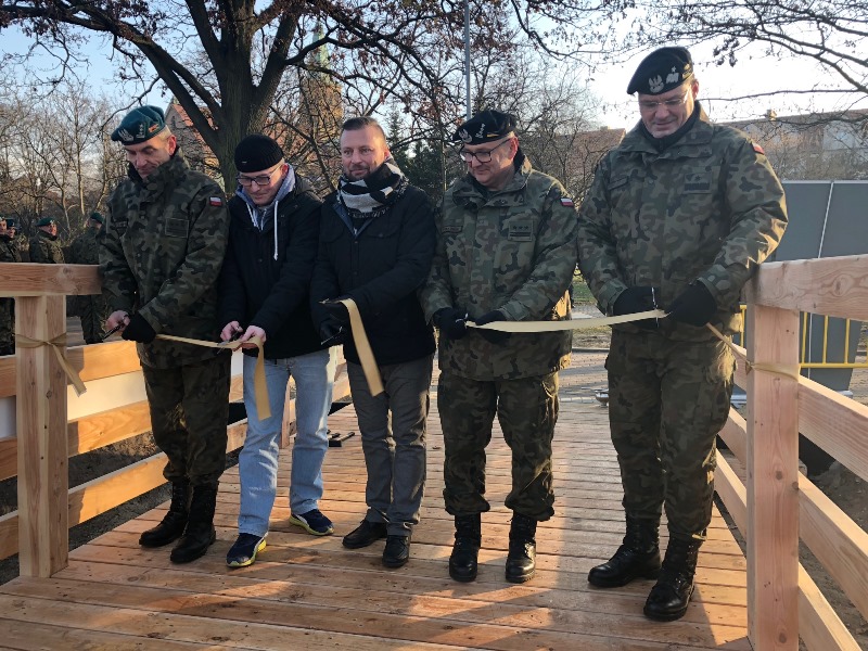 Miniatura zdjęcia: Kładka na Obrze otwarta