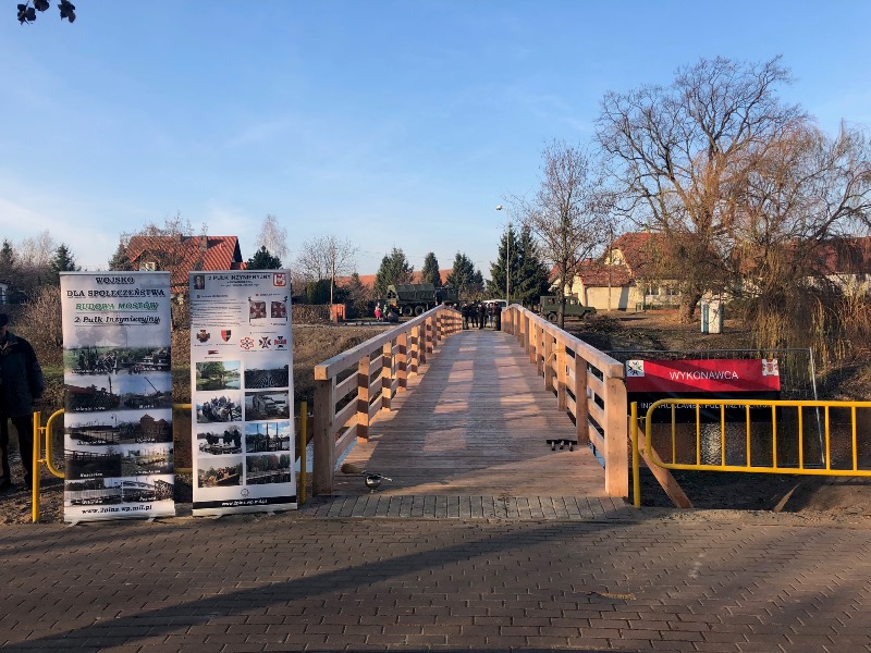 Miniatura zdjęcia: Kładka na Obrze otwarta