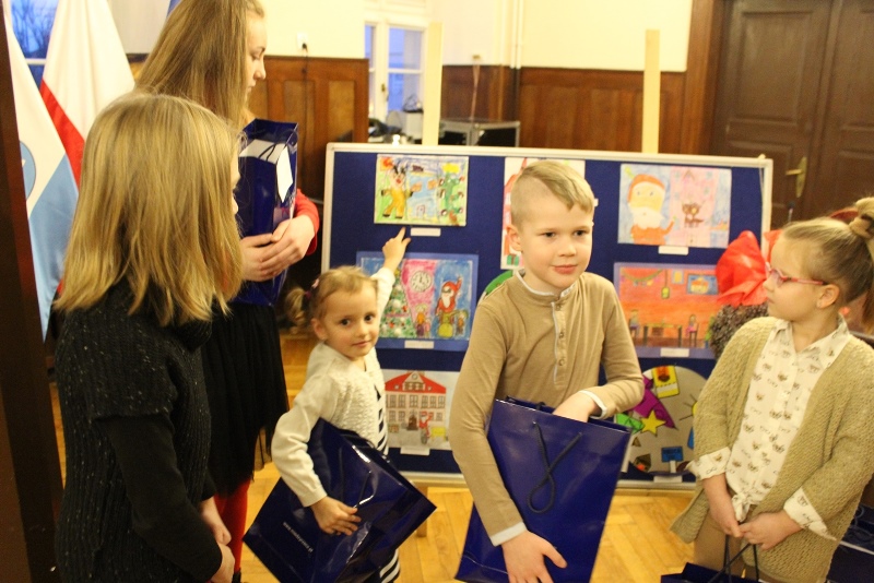 Miniatura zdjęcia: Rozstrzygnięcie konkursu plastycznego „Święta w Międzyrzeczu”