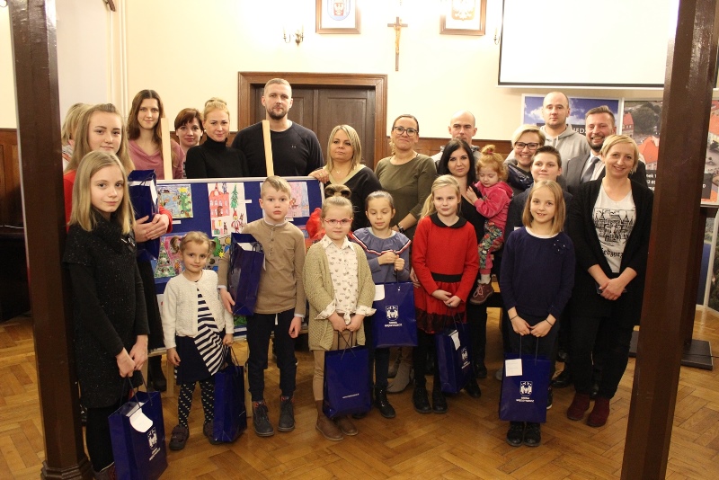 Miniatura zdjęcia: Rozstrzygnięcie konkursu plastycznego „Święta w Międzyrzeczu”