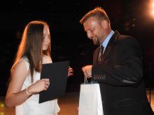 Miniatura zdjęcia: Burmistrz wręczył stypendia najzdolniejszym uczniom