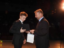 Miniatura zdjęcia: Burmistrz wręczył stypendia najzdolniejszym uczniom