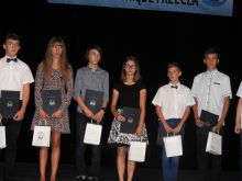 Miniatura zdjęcia: Burmistrz wręczył stypendia najzdolniejszym uczniom