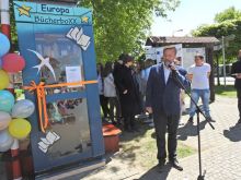 Miniatura zdjęcia: Budka z książkami przy ratuszu