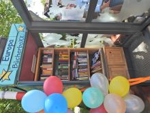 Miniatura zdjęcia: Budka z książkami przy ratuszu