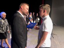 Miniatura zdjęcia: Burmistrz wręczył stypendia naukowe