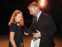 Miniatura zdjęcia: Burmistrz wręczył stypendia najzdolniejszym uczniom